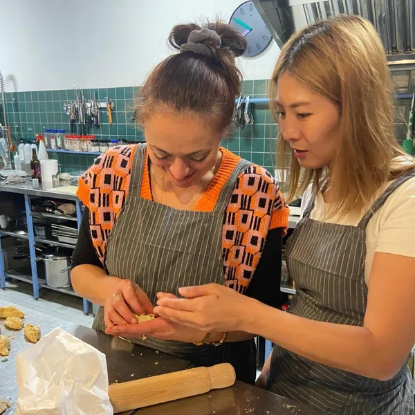 Réalisez vos mandus, de savoureux raviolis traditionnels coréens avec Eunjin - Image n°2 - Wecandoo