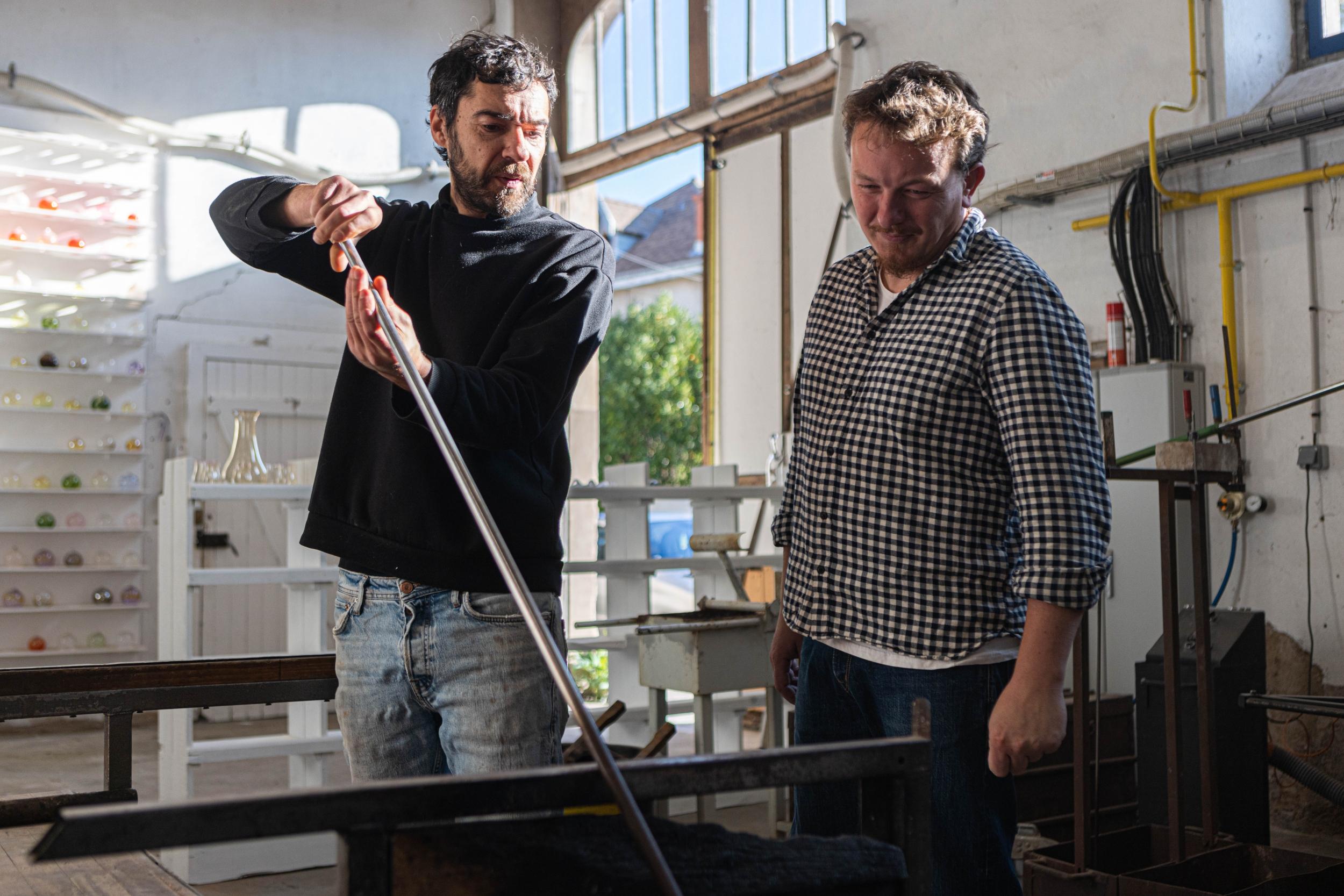 Découvrez le soufflage de verre avec Stéphane - Image n°8 - Wecandoo