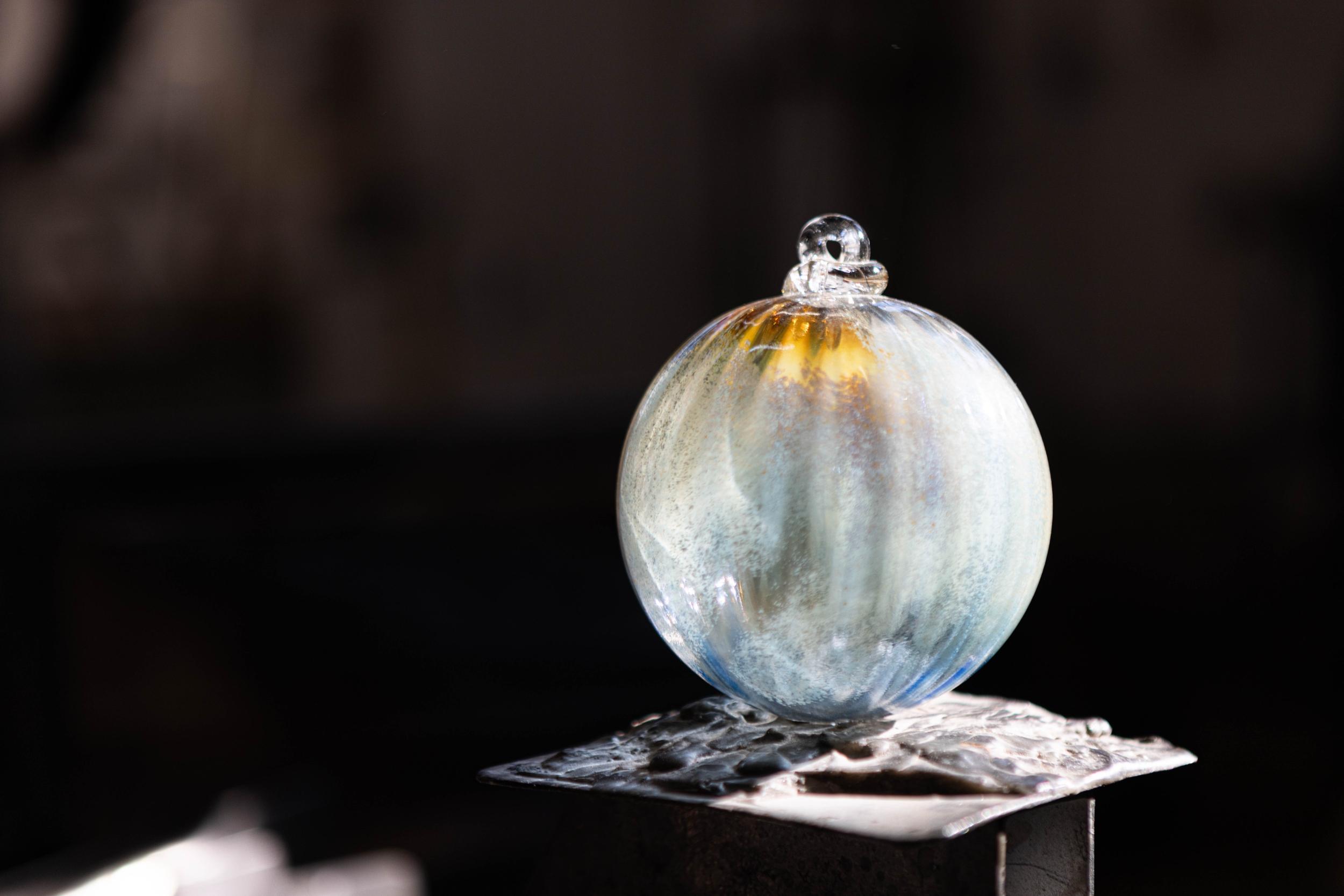 Découvrez le soufflage de verre en duo avec votre enfant accompagnés par Stéphane - Image n°4 - Wecandoo