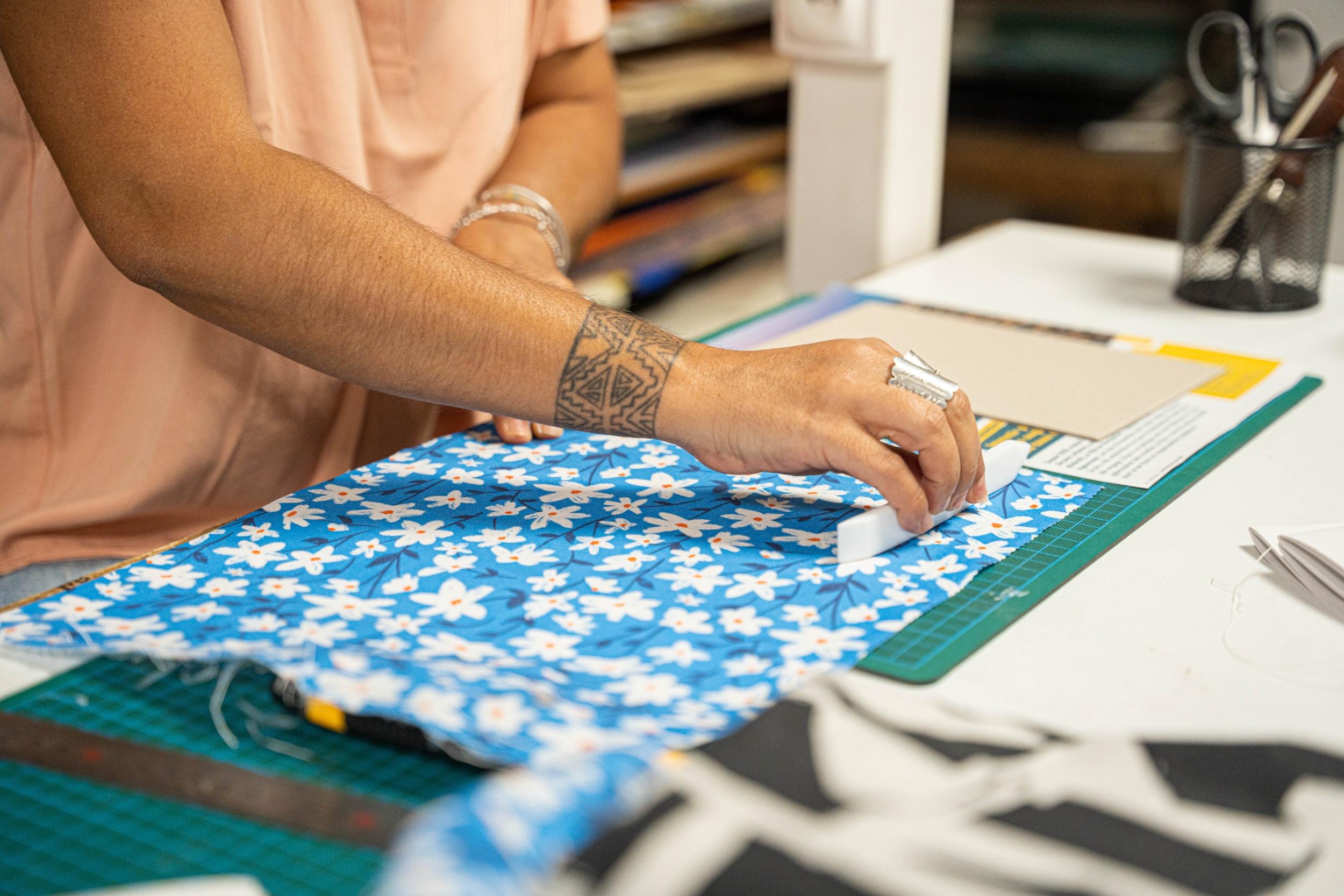 Fabriquez votre carnet à dos carré avec Chloé - Image n°5 - Wecandoo