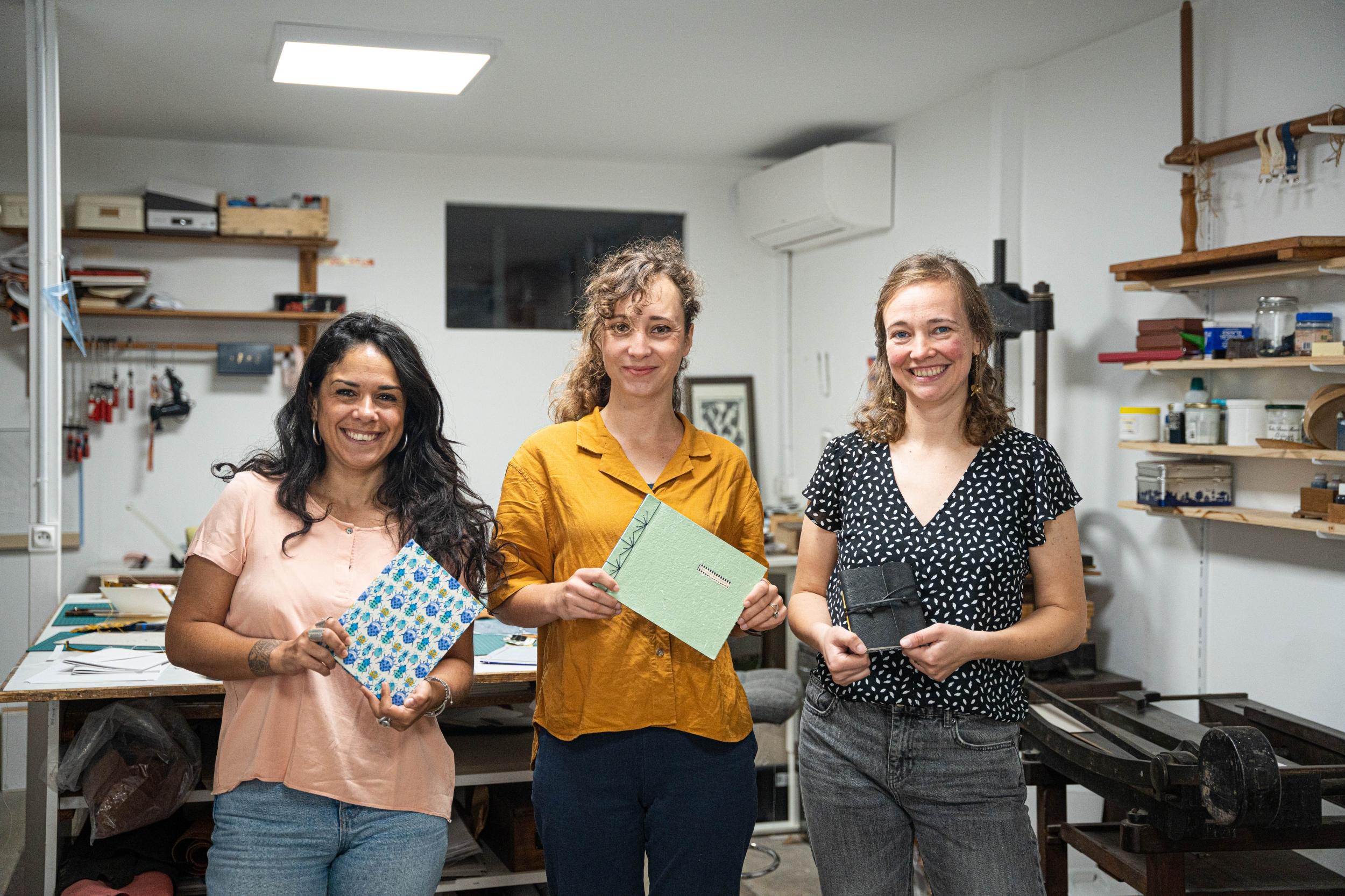 Fabriquez votre carnet à dos carré avec Chloé - Image n°2 - Wecandoo