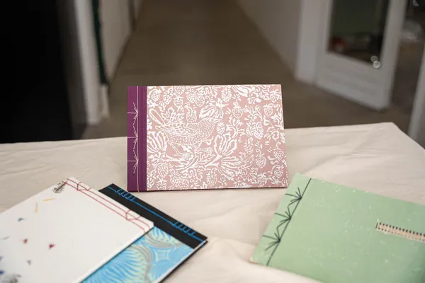 Fabriquez votre carnet à dos carré avec Chloé - Image n°4 - Wecandoo