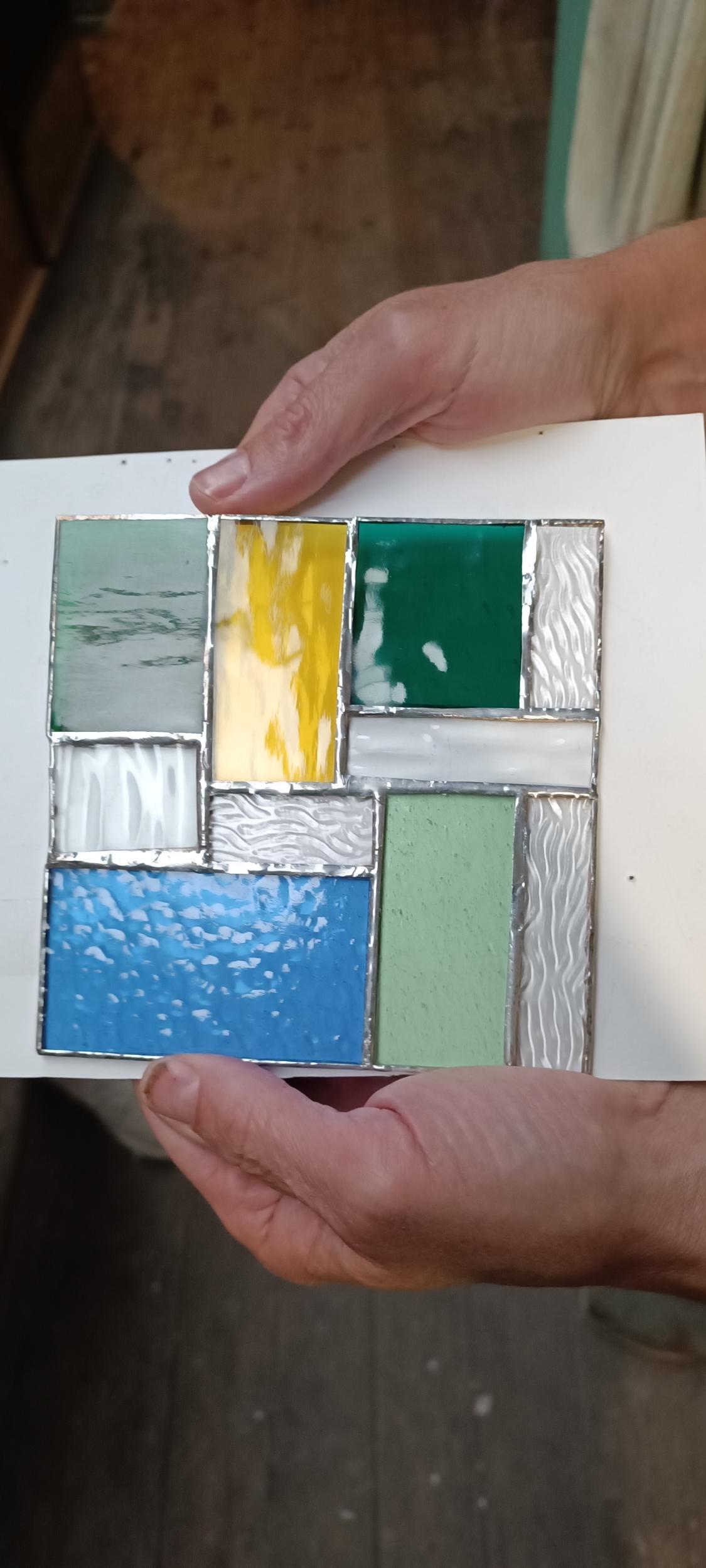 Réalisez votre suspension en vitrail colorée avec Diane, à Lille - Image n°10 - Wecandoo