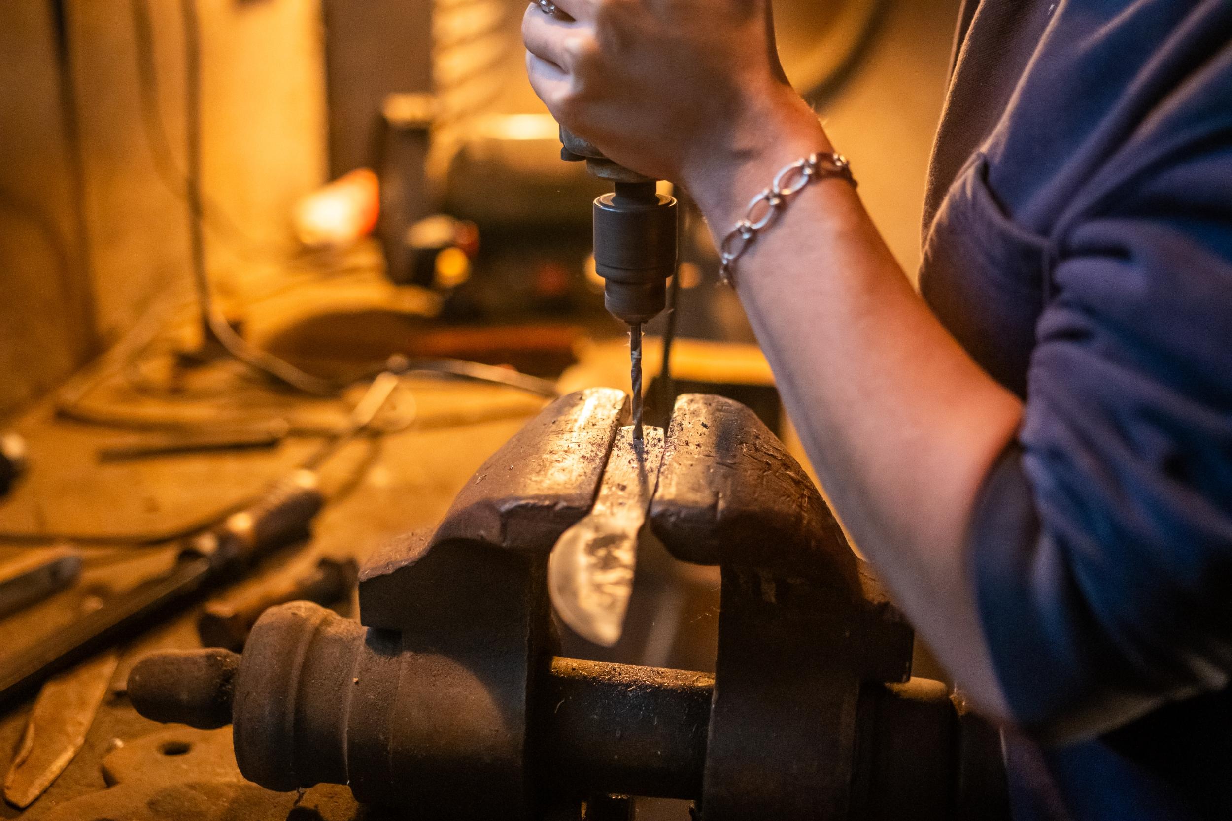 Fabriquez votre couteau médiéval, de la lame à l'étui, sur cinq jours avec Yoen - Image n°5 - Wecandoo