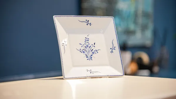 Décorez votre porcelaine au Bleu d'Arras