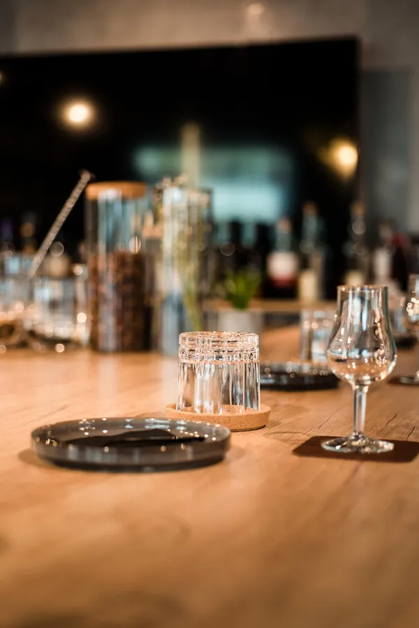 Initiez-vous à la dégustation de spiritueux avec François, Julien ou Paul - Afbeelding nr. 4 - Wecandoo