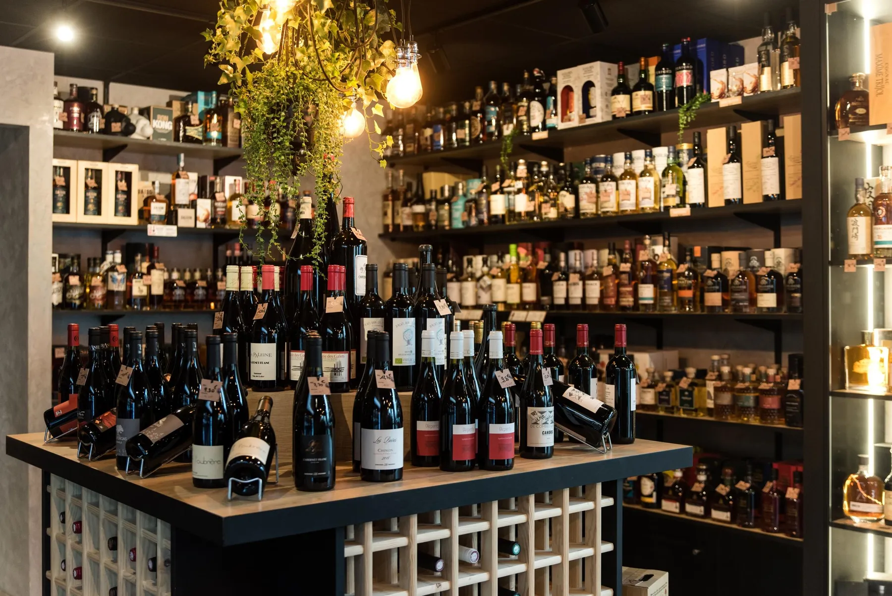 Initiez-vous à la dégustation de vins avec François, Julien ou Paul - Image n°2 - Wecandoo