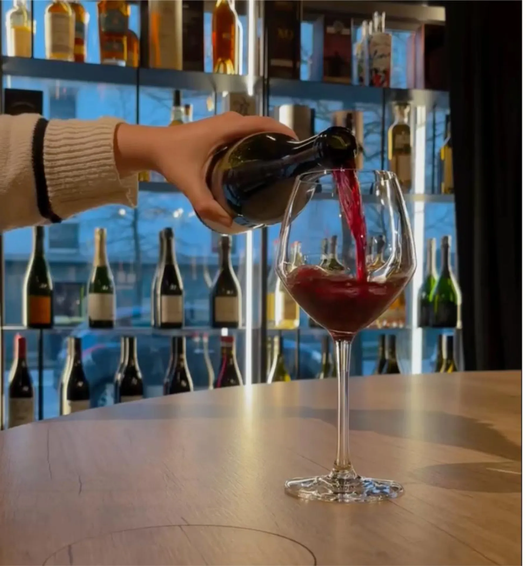 Initiez-vous à la dégustation de vins avec François, Julien ou Paul - Image n°3 - Wecandoo