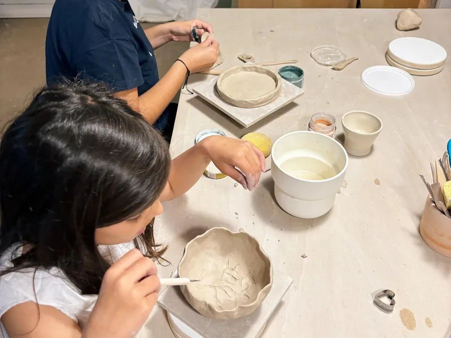 Découvrez le modelage en duo avec votre enfant accompagnés par Carla - Image n°1 - Wecandoo