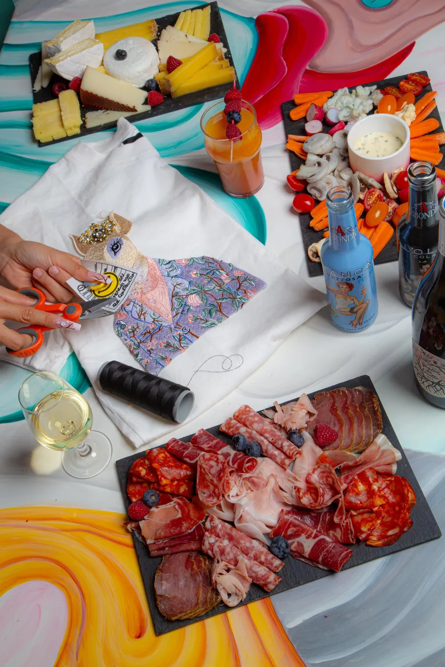 Réalisez votre t-shirt autour d’un apéro avec Manisha et Lise - Image n°1 - Wecandoo