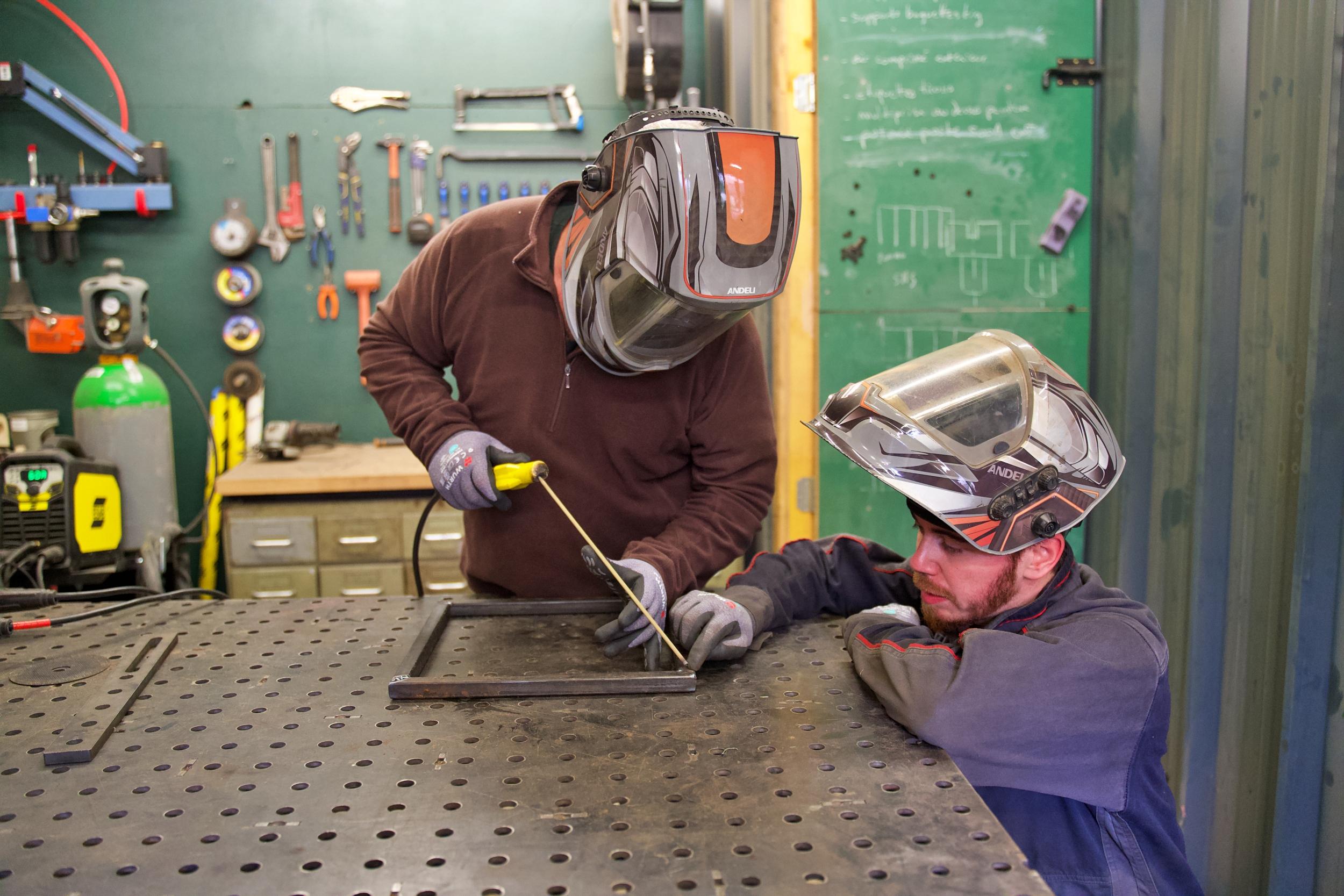 Fabriquez votre tabouret design adapté à vos envies avec Maxence - Image n°6 - Wecandoo