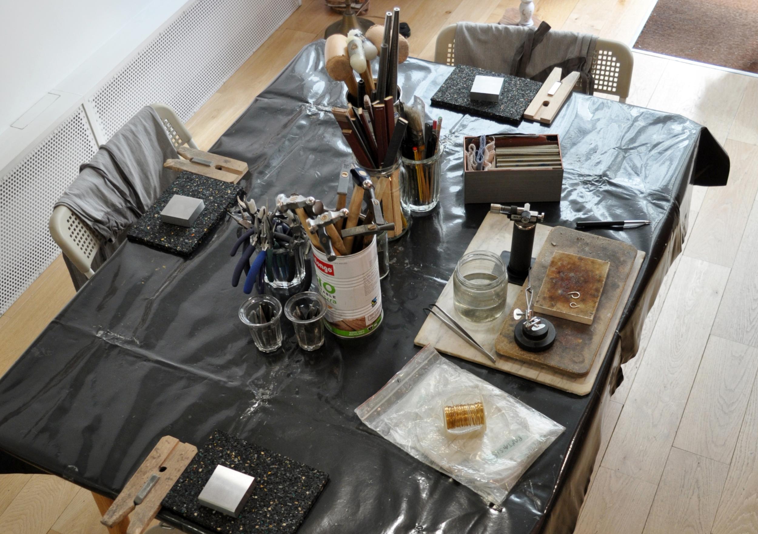 Fabriquez vos créoles en argent avec Hélène - Image n°7 - Wecandoo