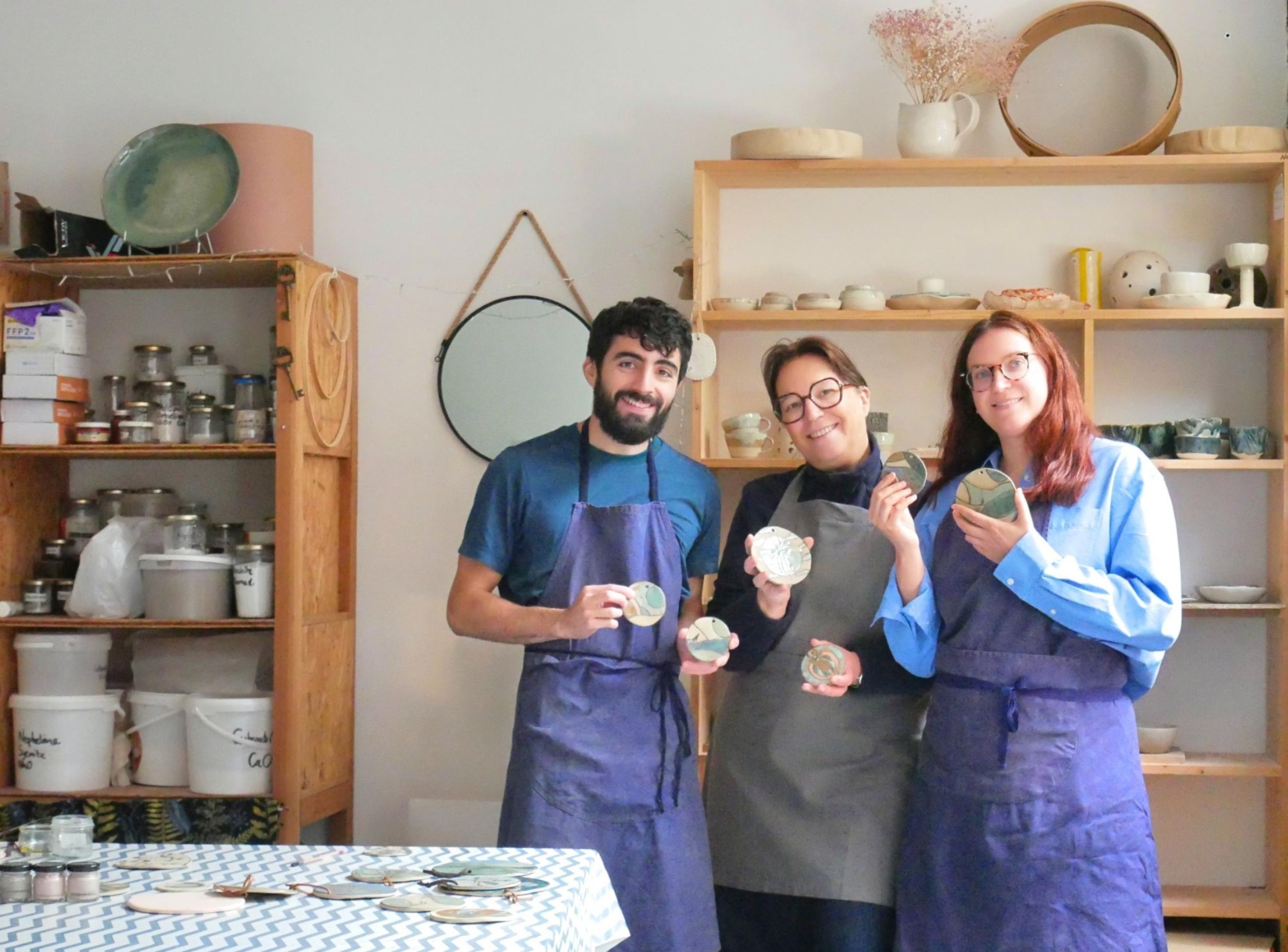 Initiez-vous à la technique des émaux cloisonnés sur céramique avec Louise - Image n°8 - Wecandoo