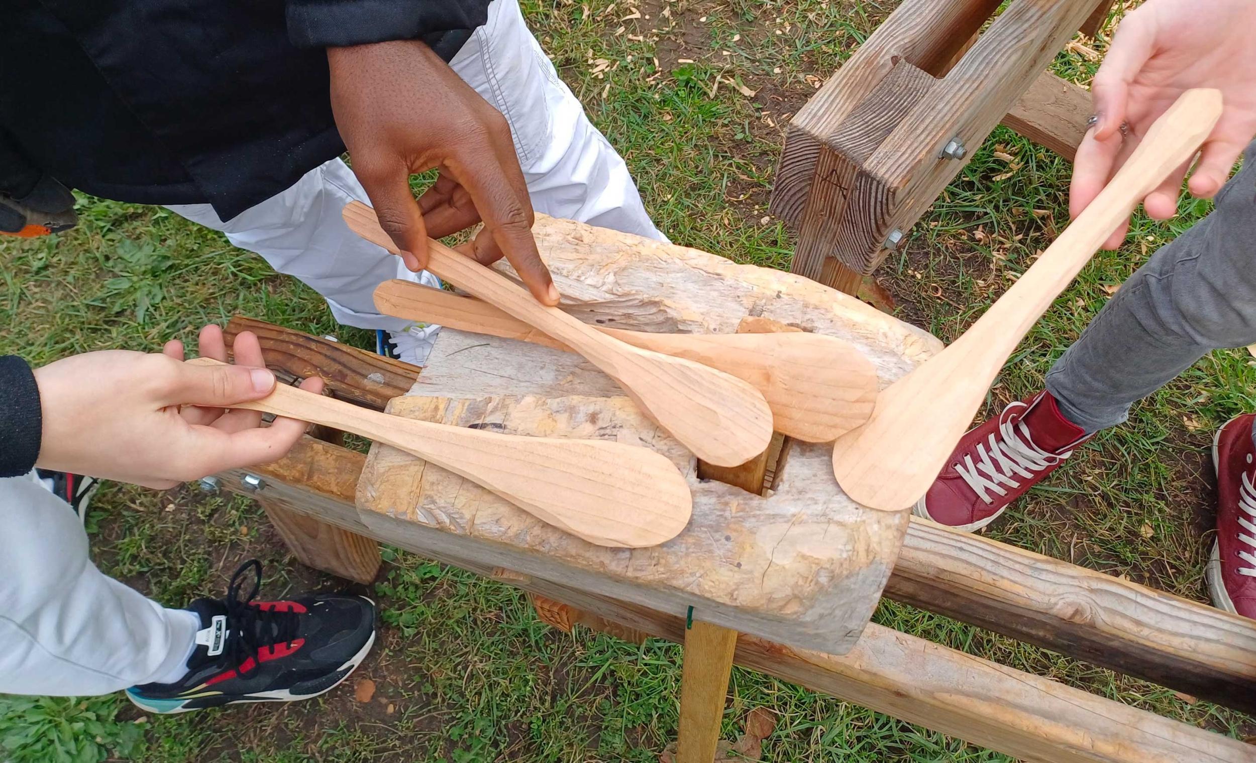 Sculptez votre création en bois lors d'une randonnée avec des ânes et avec Julien - Image n°6 - Wecandoo