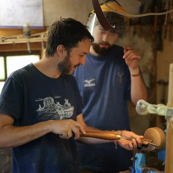Découvrez les essences de bois et créez votre vase unique avec Pierre - Afbeelding nr. 3 - Wecandoo
