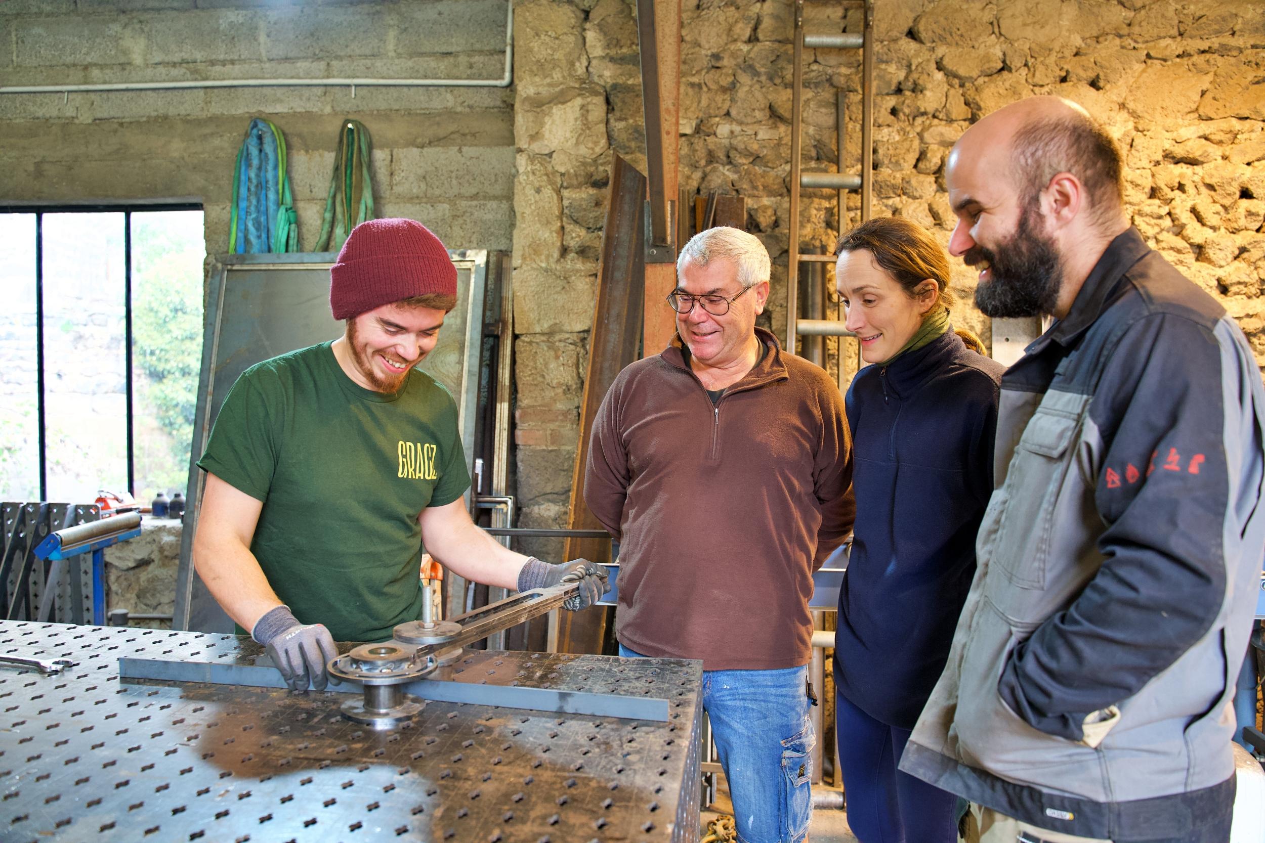 Fabriquez votre tabouret design adapté à vos envies avec Maxence - Image n°9 - Wecandoo