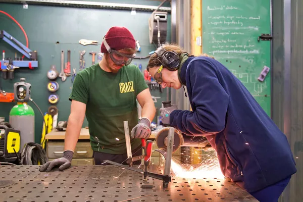 Fabriquez votre tabouret design adapté à vos envies avec Maxence - Afbeelding nr. 3 - Wecandoo