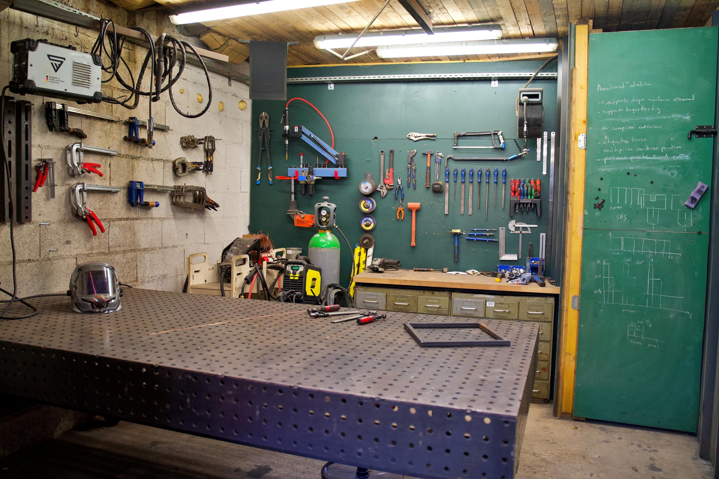 Fabriquez votre tabouret design adapté à vos envies avec Maxence - Image n°10 - Wecandoo