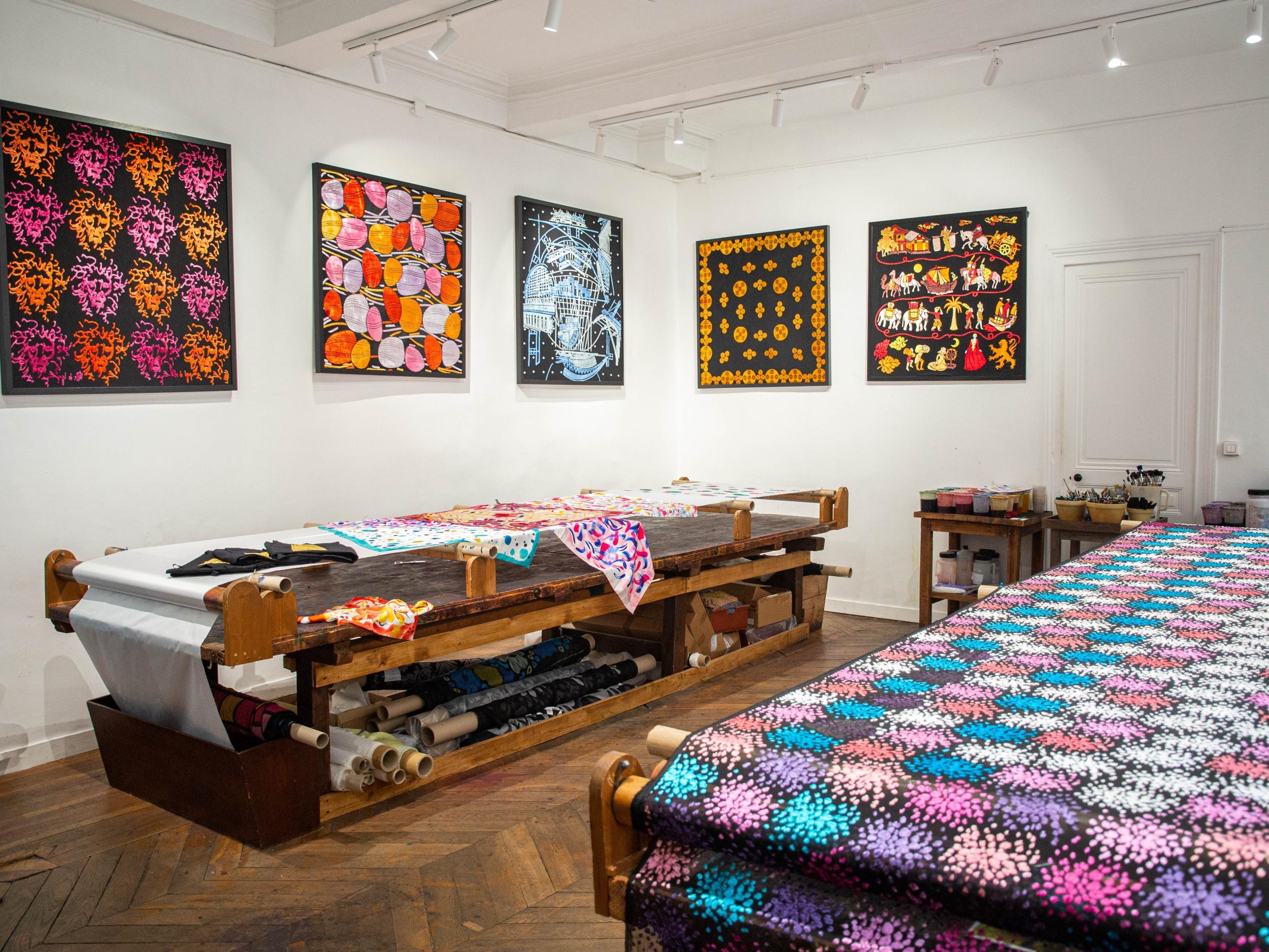 Personnalisez votre carré de soie traditionnel lyonnais - Image n°11 - Wecandoo