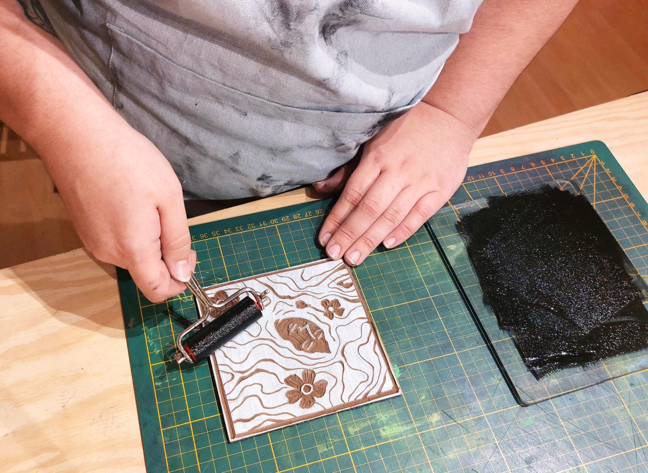 Réalisez votre affiche en linogravure avec Hortense - Image n°2 - Wecandoo