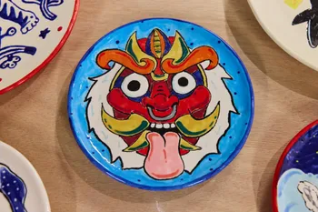 Décorez votre pièce en céramique autour d'une pizza