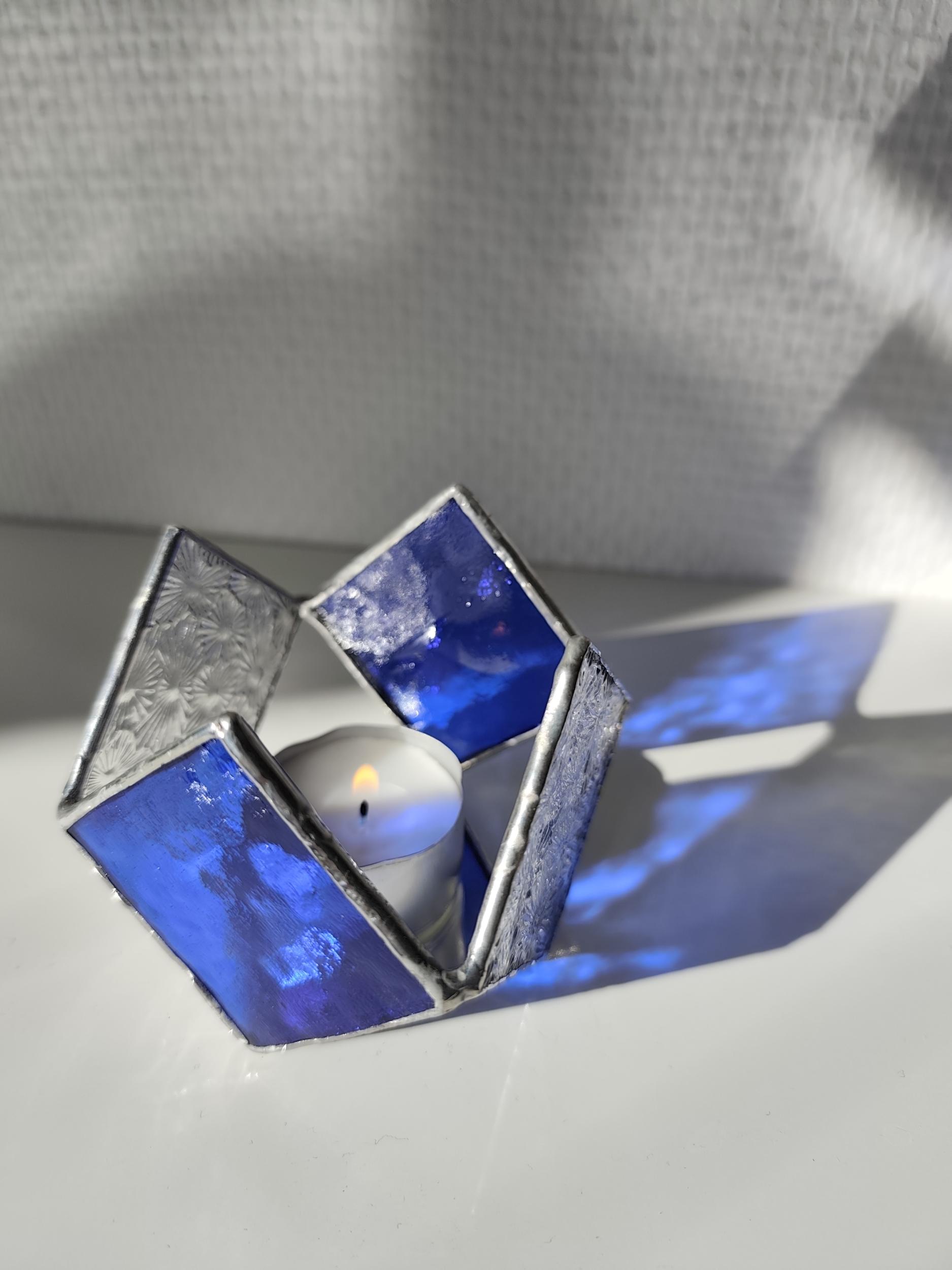 Initiez-vous à l'art du vitrail Tiffany - Image n°1 - Wecandoo