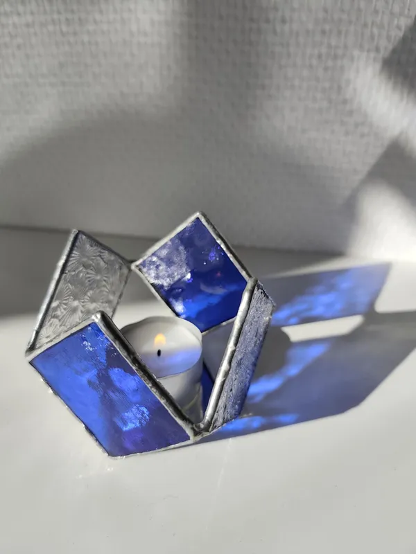 Initiez-vous à l'art du vitrail Tiffany - Image n°1 - Wecandoo