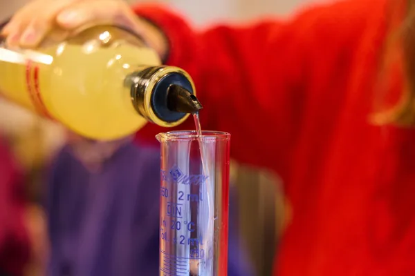 Assemblez votre liqueur d'agrumes ou votre limoncello avec Jérôme - Image n°2 - Wecandoo