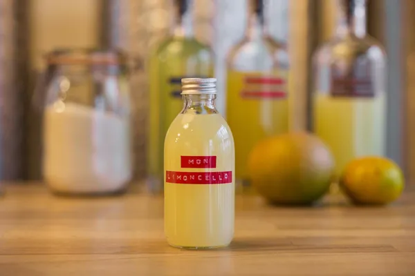 Assemblez votre liqueur d'agrumes ou limoncello