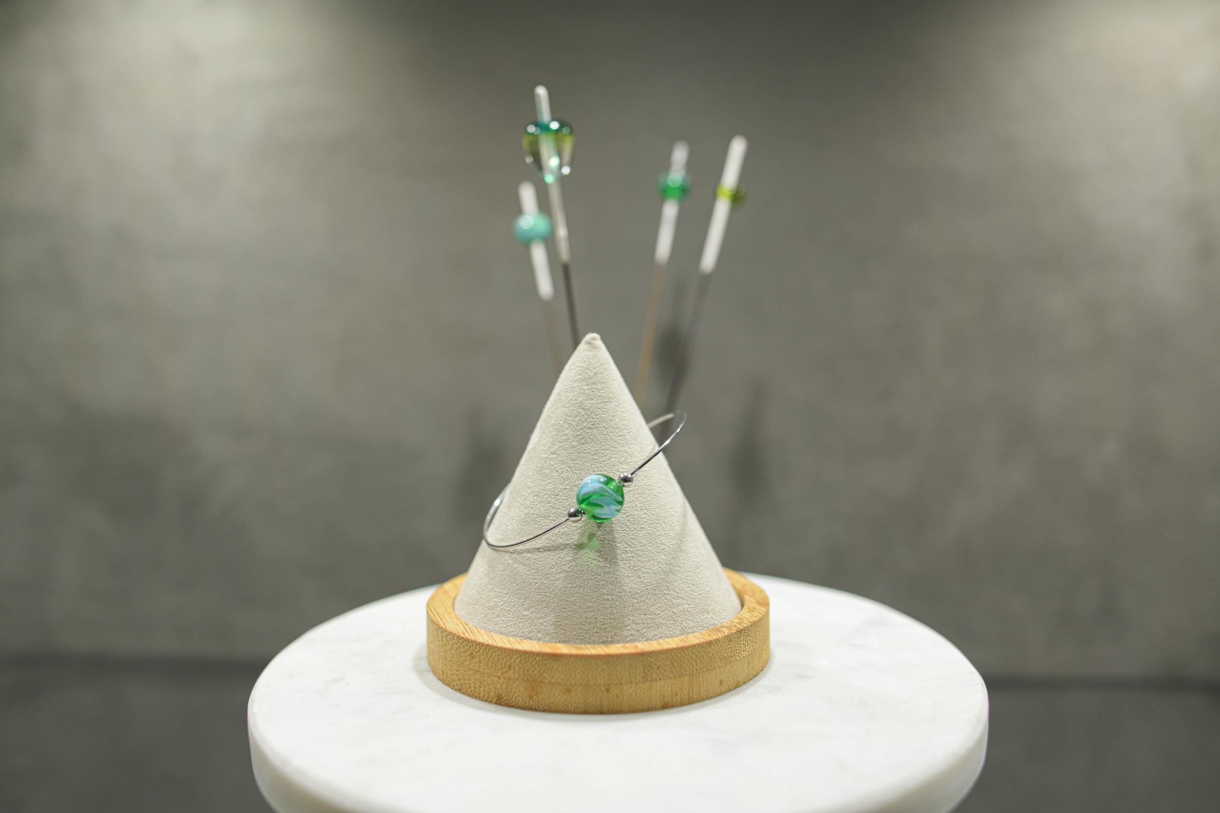 Initiez-vous au filage de verre au chalumeau avec Virginie - Image n°1 - Wecandoo