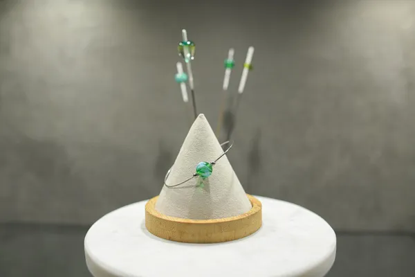 Initiez-vous au filage de verre au chalumeau avec Virginie - Image n°1 - Wecandoo