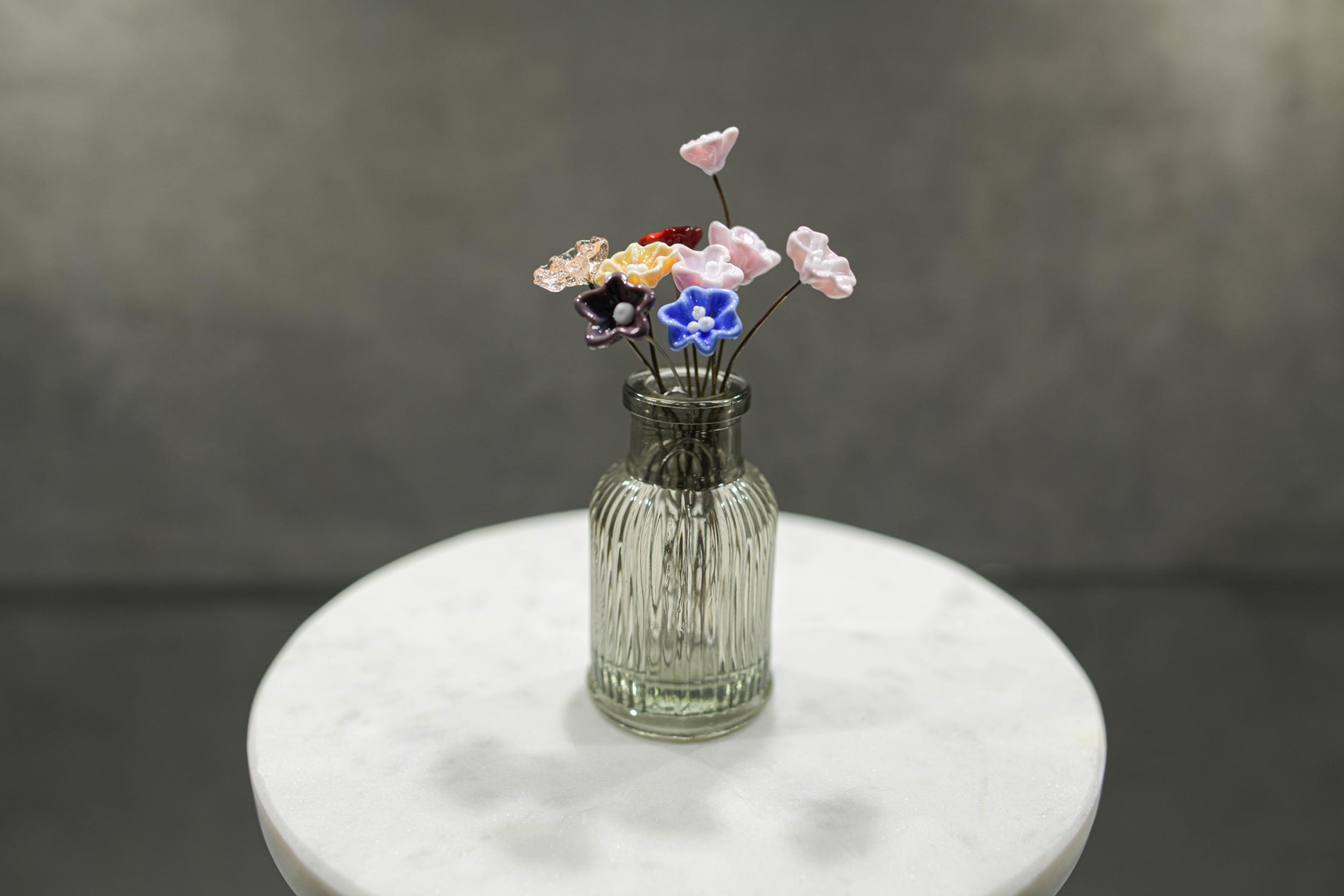 Réalisez votre bouquet de fleurs en verre filé au chalumeau avec Virginie - Image n°4 - Wecandoo
