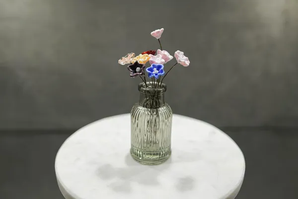 Réalisez votre bouquet de fleurs en verre filé au chalumeau avec Virginie - Image n°4 - Wecandoo