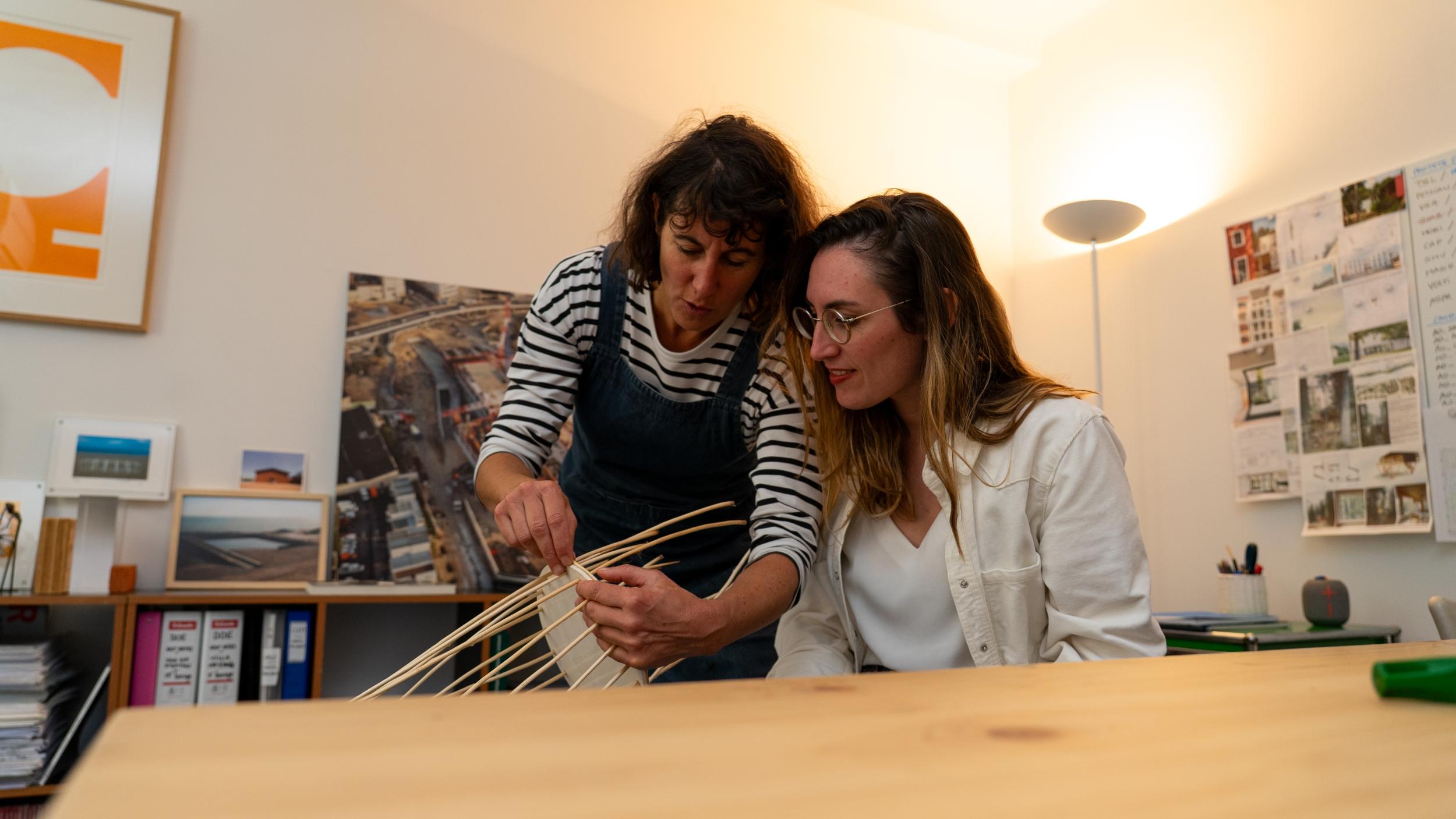 Tressez votre cache-pot en osier sur une base en céramique avec Julie - Image n°6 - Wecandoo