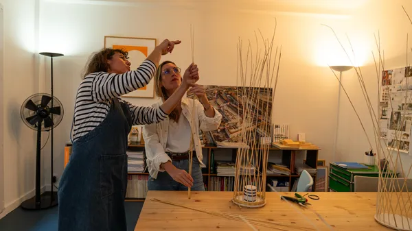 Tressez votre cache-pot en osier sur une base en céramique avec Julie - Image n°4 - Wecandoo