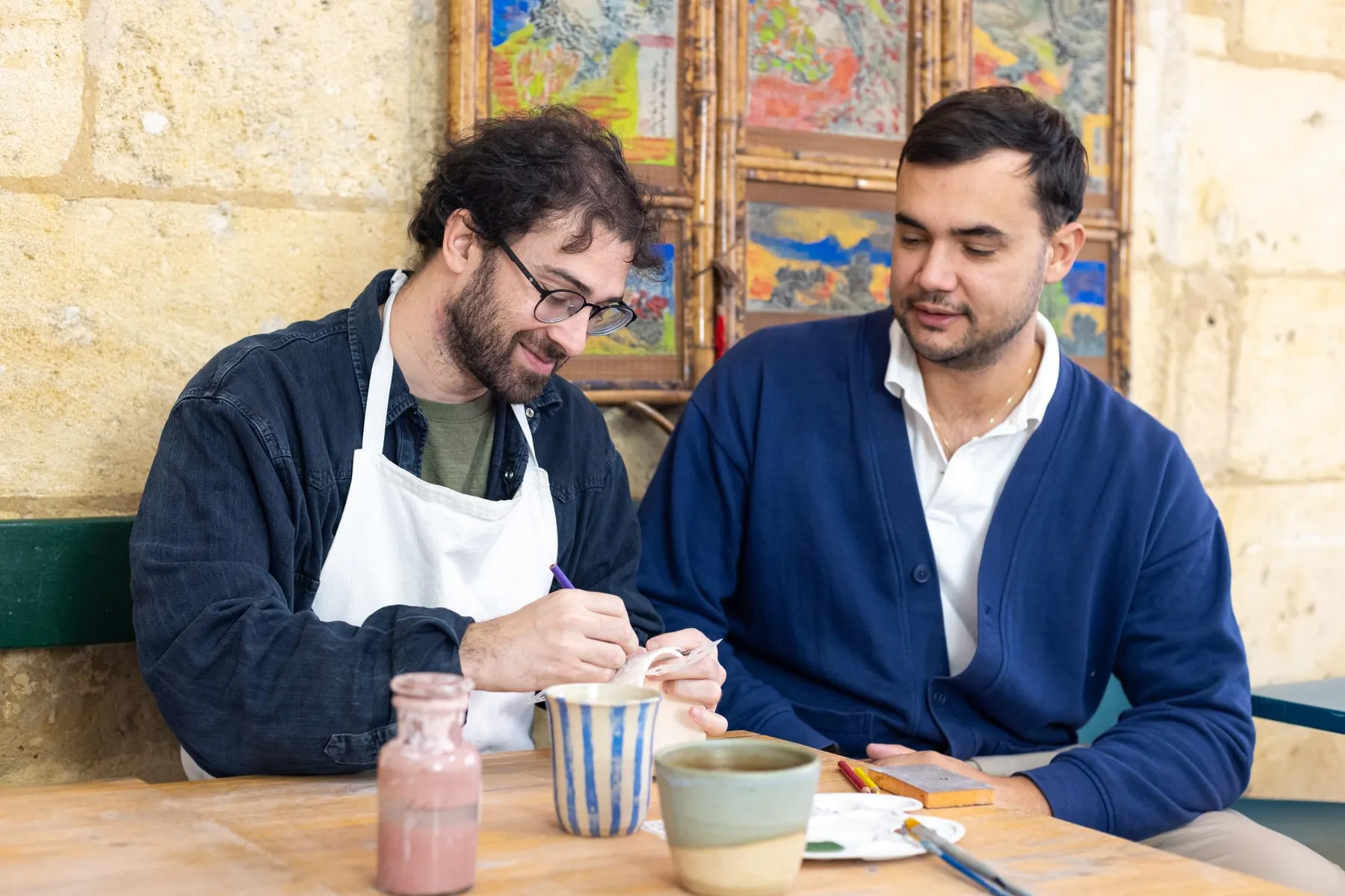 Initiez-vous à la peinture sur céramique avec Arthur - Image n°4 - Wecandoo