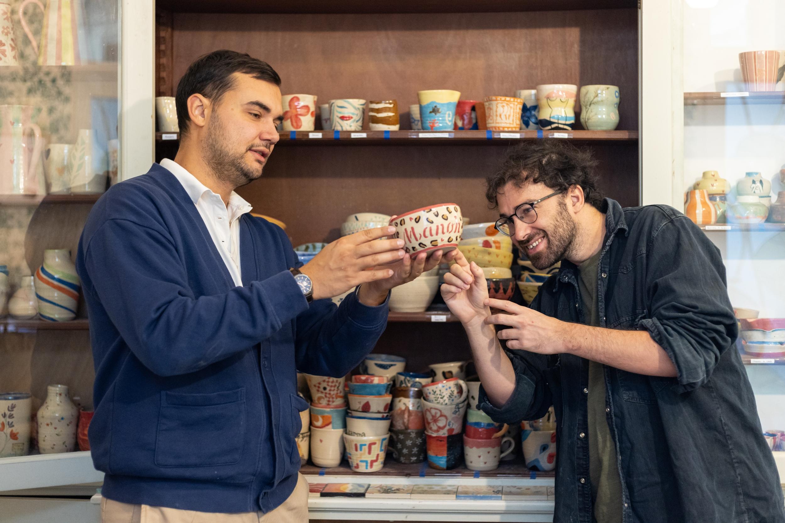 Initiez-vous à la peinture sur céramique avec Arthur - Image n°9 - Wecandoo