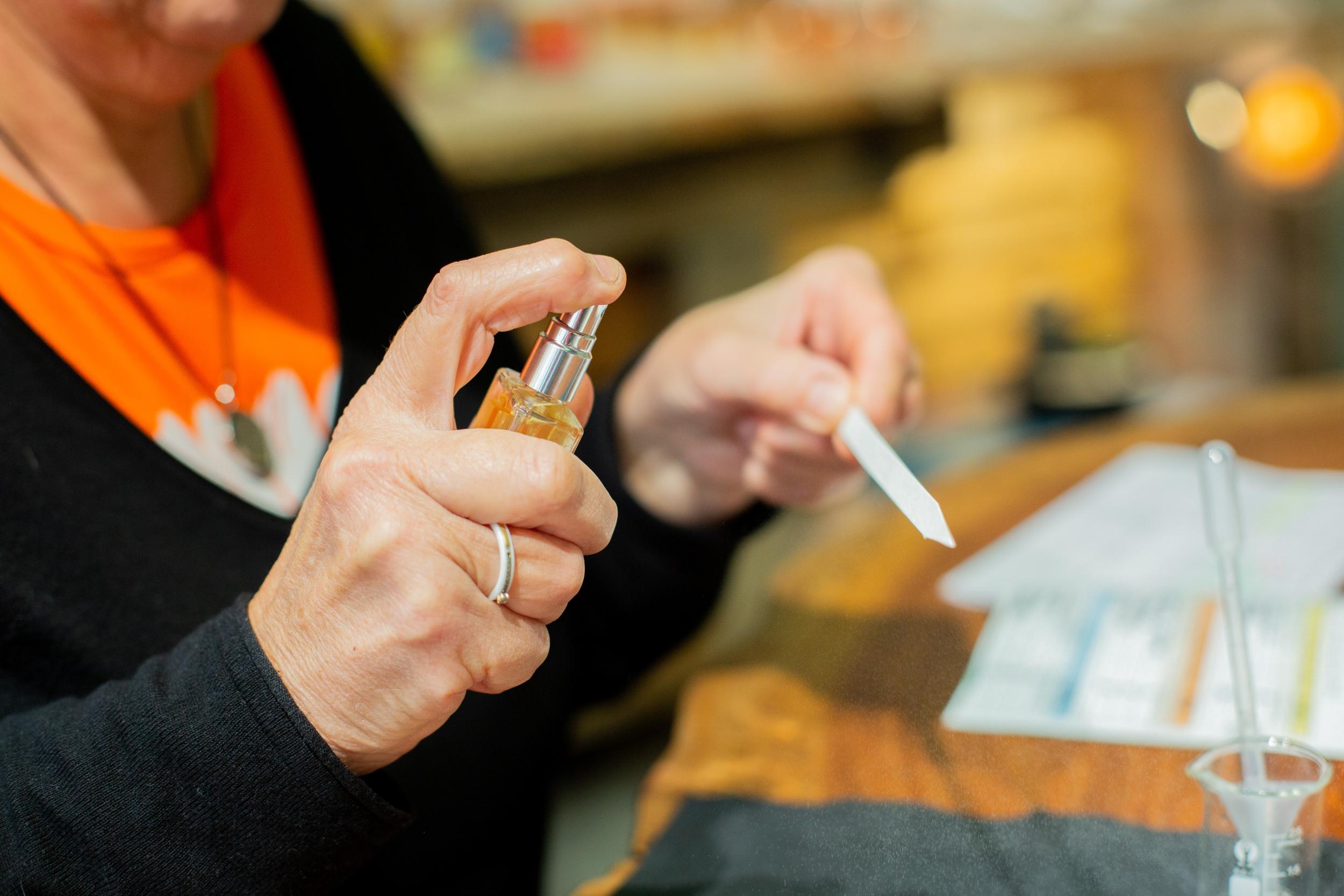 Créez votre parfum aux essences naturelles en duo avec Aurélien - Image n°5 - Wecandoo