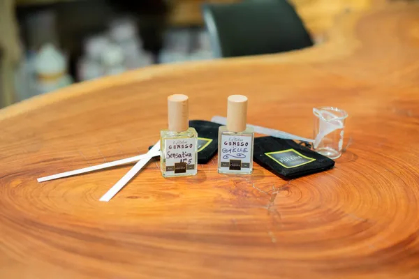 Créez votre parfum aux essences naturelles en duo