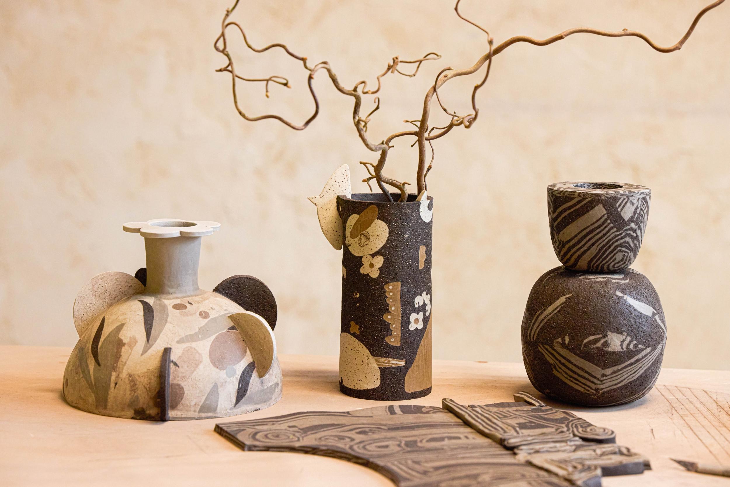 Modelez votre vase ou pied de lampe en terre mêlée avec Céline - Image n°4 - Wecandoo