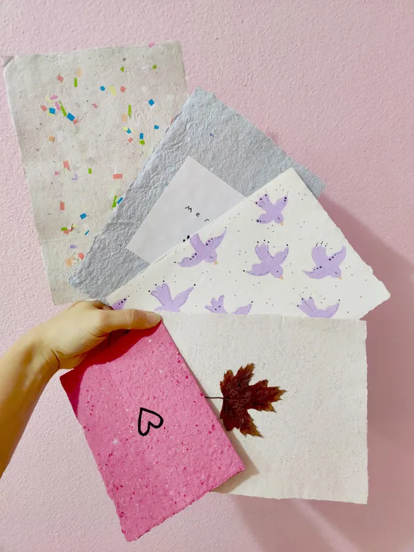 Découvrez la création de papier artisanal avec Amélie et Clémence - Image n°2 - Wecandoo