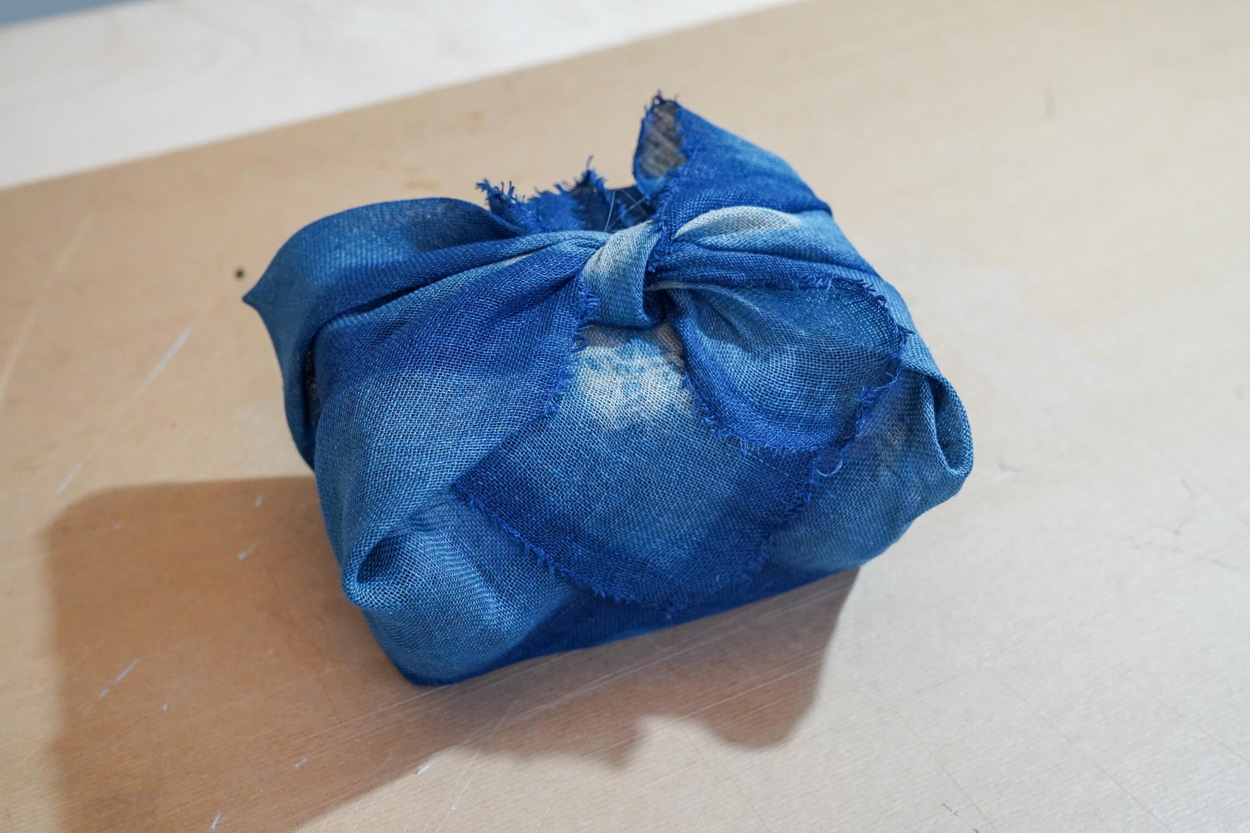 Teignez votre furoshiki à l'indigo