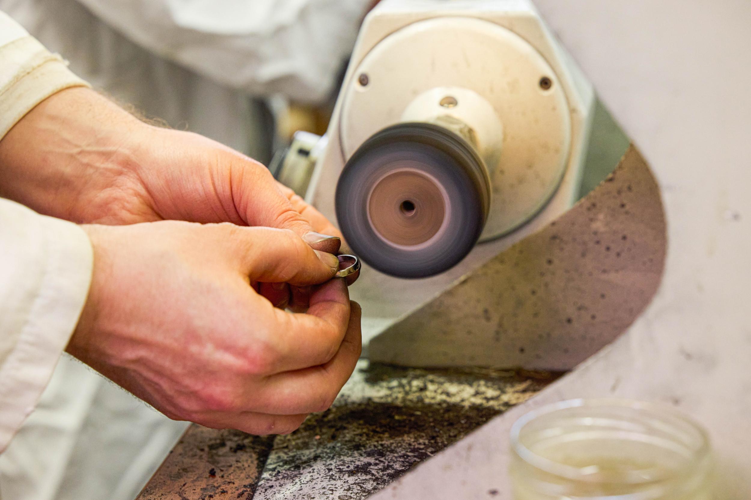 Fabriquez vos alliances en or jaune, blanc ou rose avec votre partenaire avec Nicolas - Image n°9 - Wecandoo