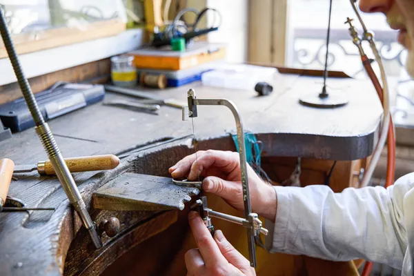 Fabriquez vos alliances en or jaune, blanc ou rose avec votre partenaire avec Nicolas - Image n°4 - Wecandoo