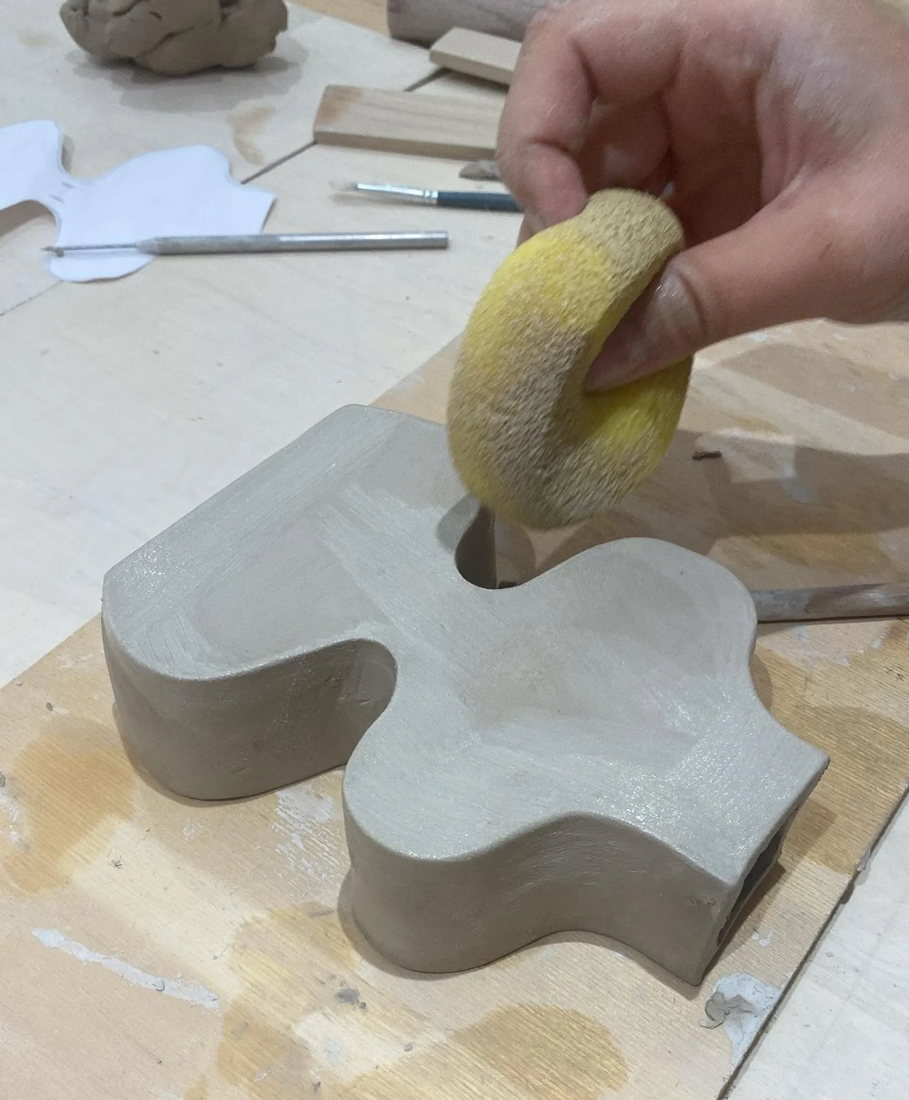 Modelez votre soliflore en céramique avec Camille et son équipe - Image n°5 - Wecandoo