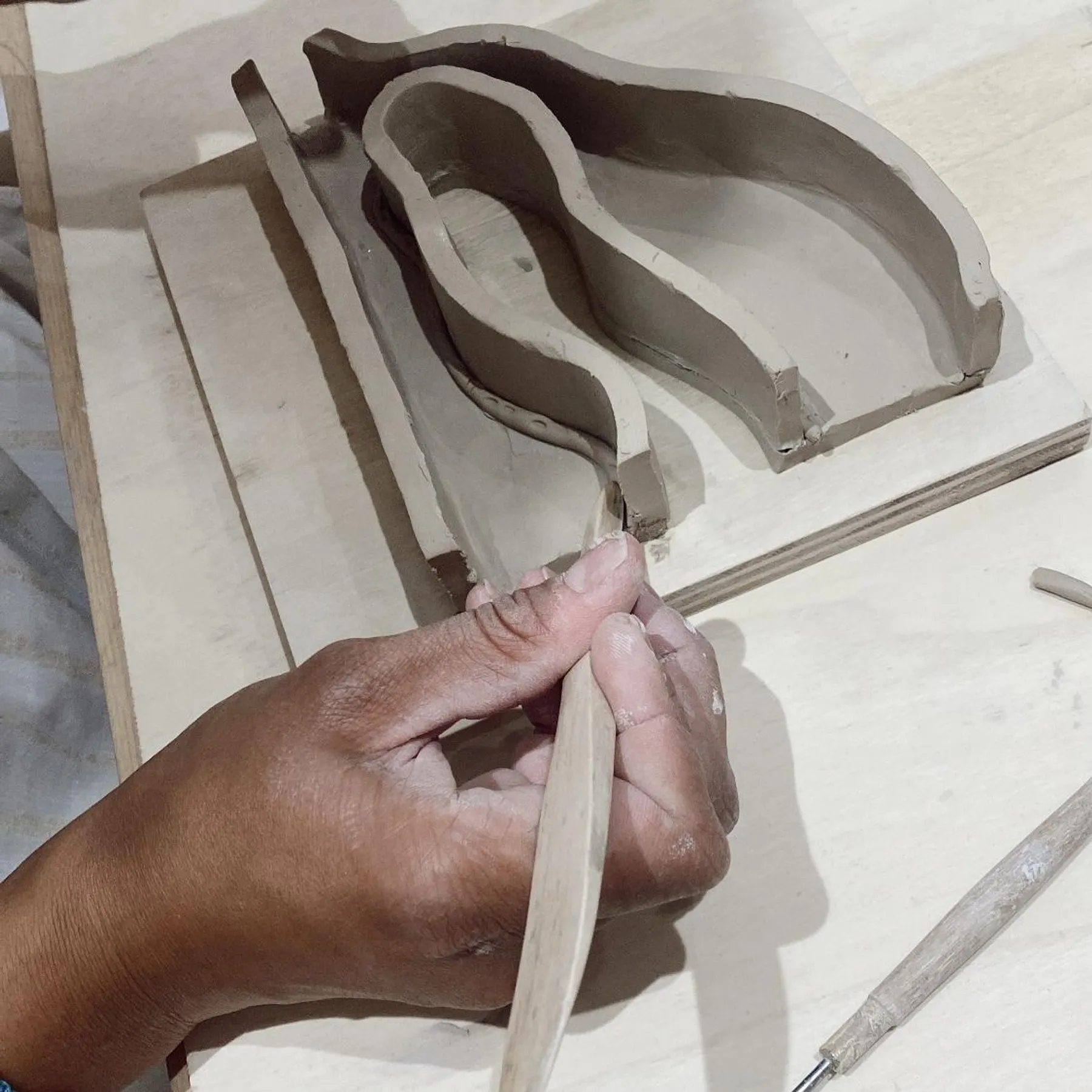 Modelez votre soliflore en céramique avec Camille et son équipe - Image n°4 - Wecandoo