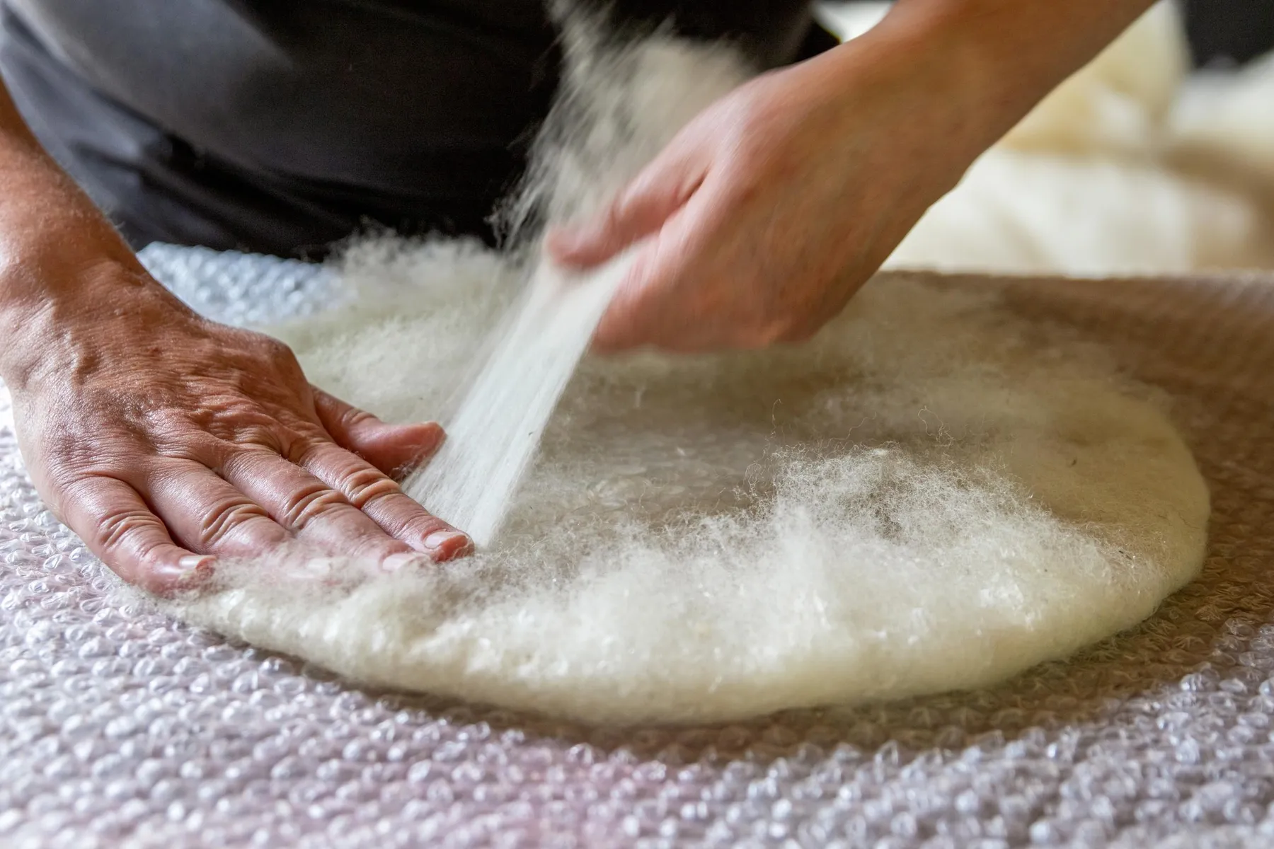 Visitez un élevage de brebis et feutrez votre broche en laine - Image n°2 - Wecandoo