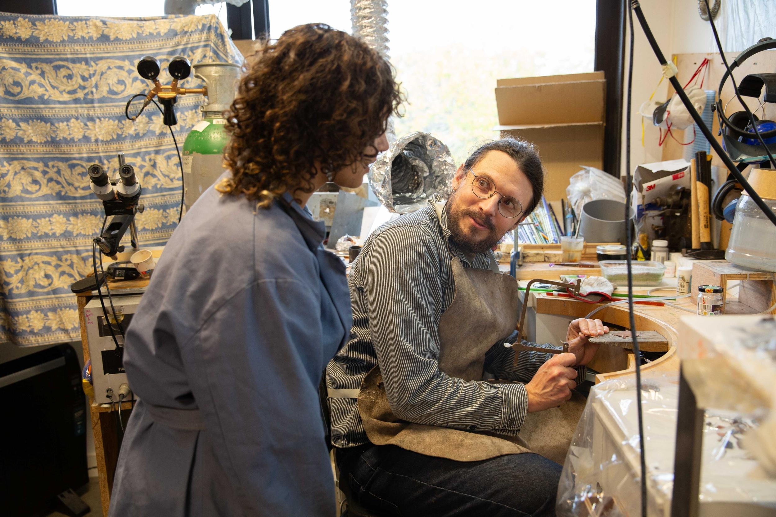 Créez votre collier en perles de verre avec Maxime - Image n°5 - Wecandoo