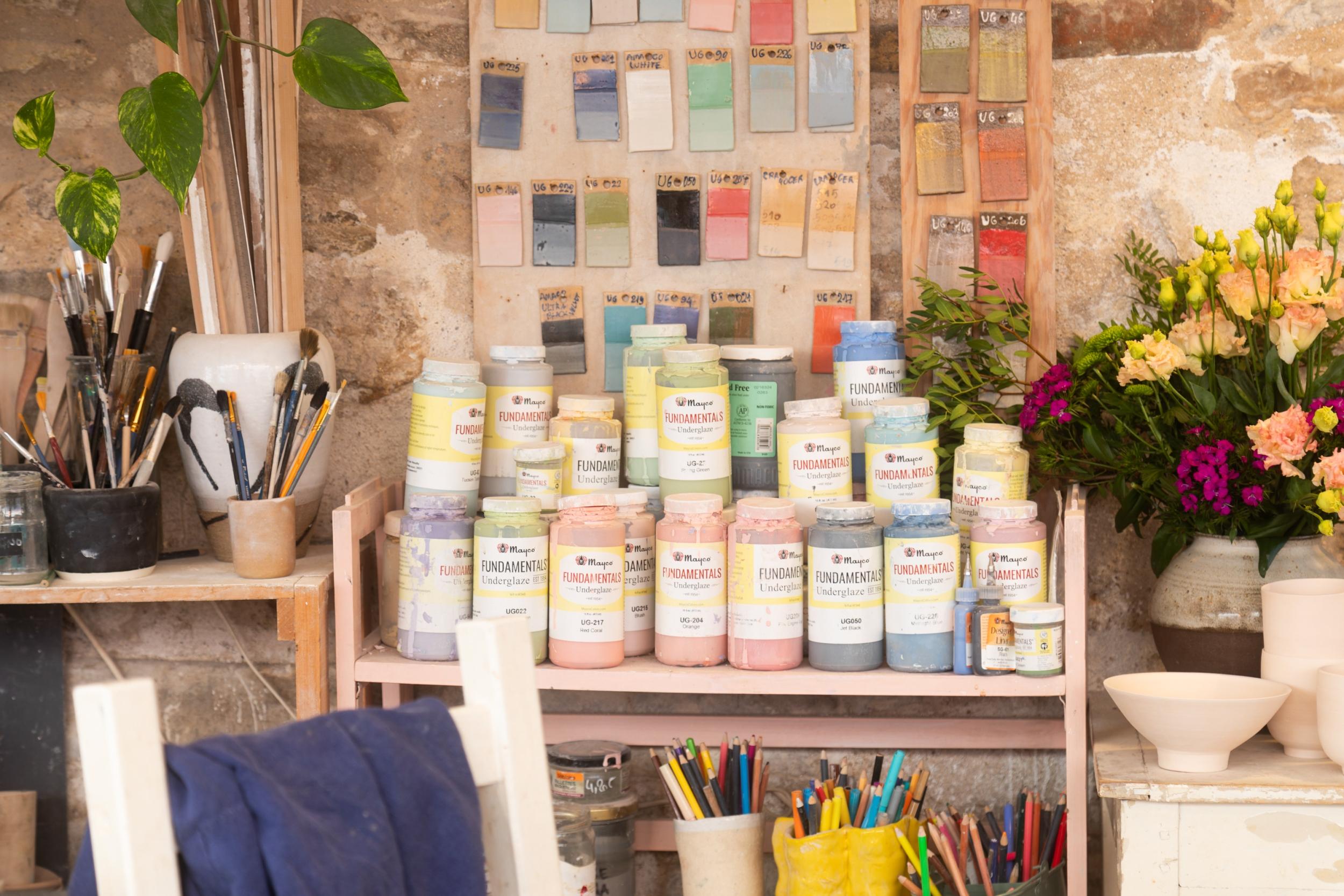 Découvrez la décoration sur céramique autour d’un goûter gourmand avec Emmanuelle - Image n°7 - Wecandoo