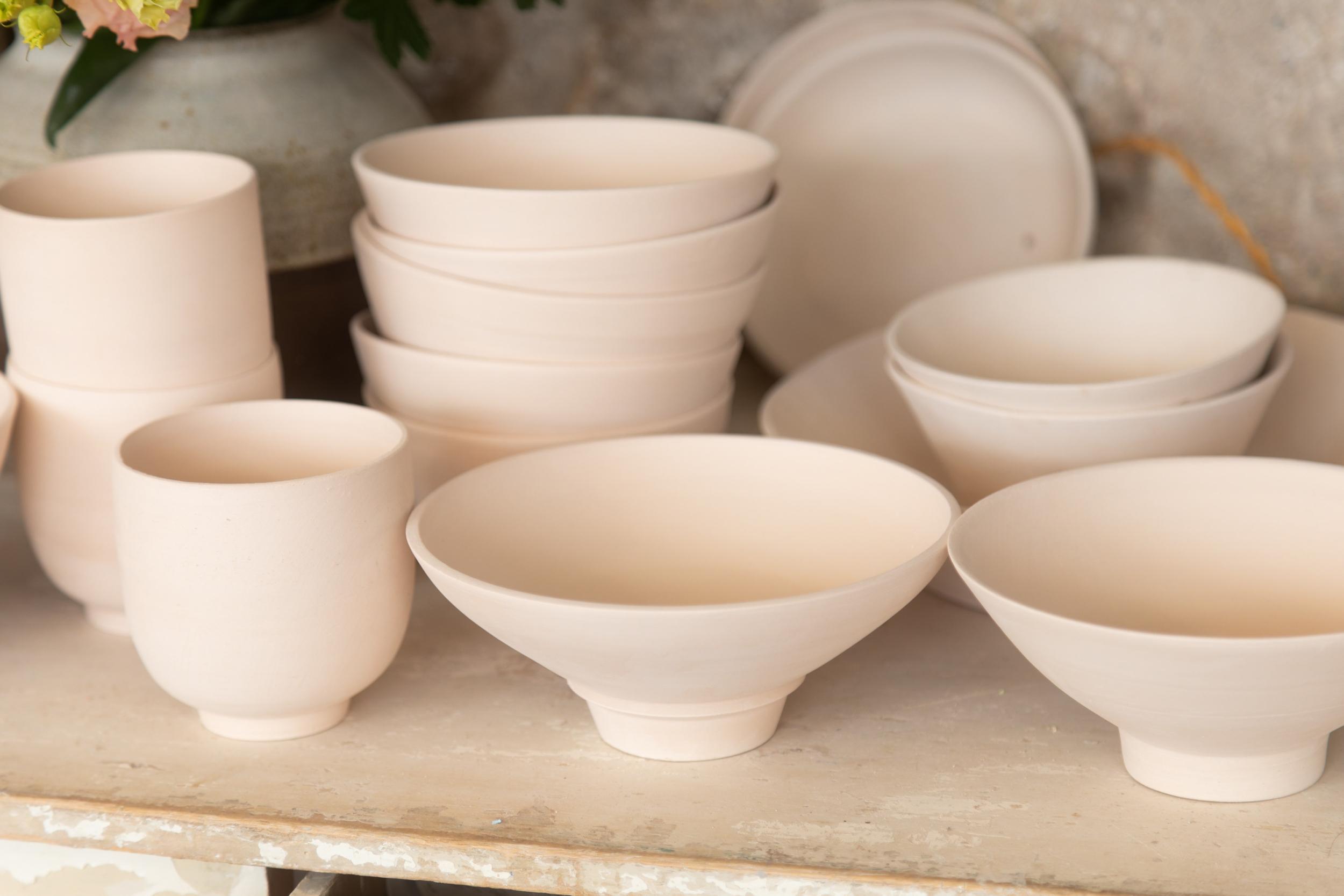 Découvrez la décoration sur céramique autour d’un goûter gourmand avec Emmanuelle - Image n°3 - Wecandoo